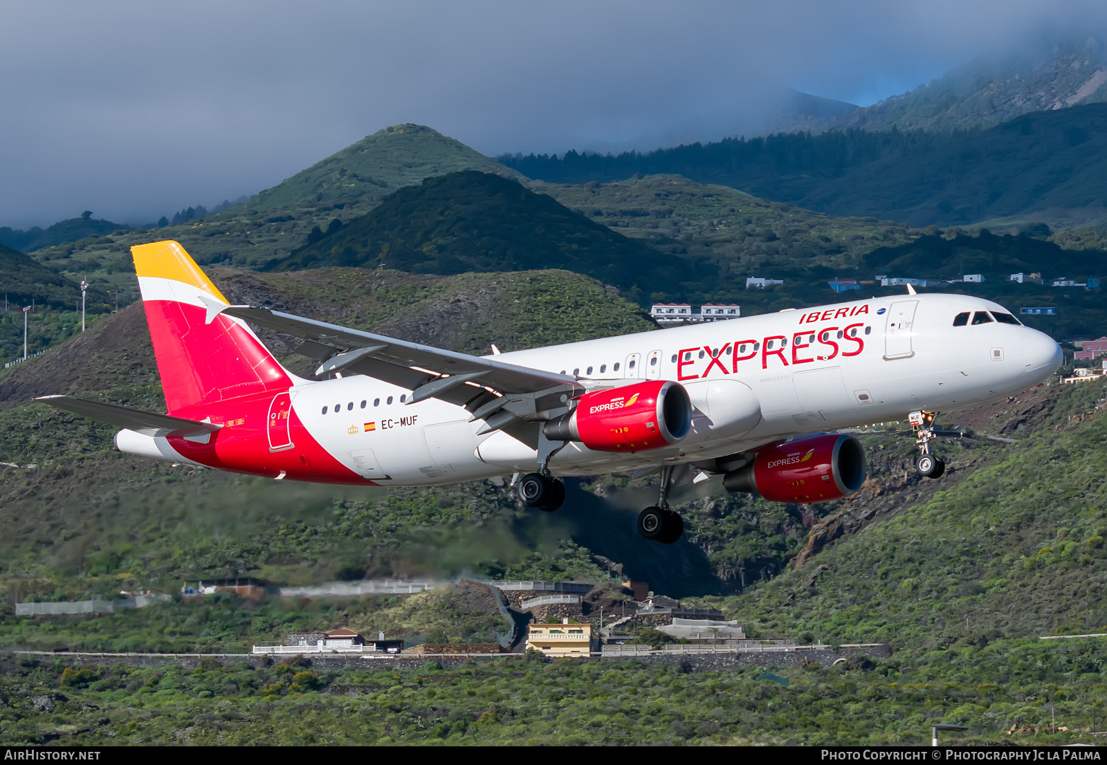 Aircraft Photo of EC-MUF | Airbus A320-214 | Iberia Express | AirHistory.net #444296