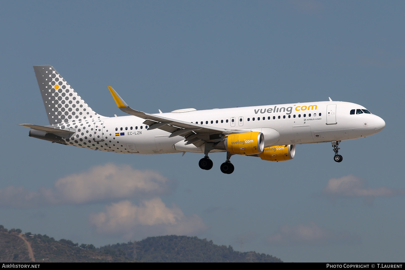 Aircraft Photo of EC-LZN | Airbus A320-214 | Vueling Airlines | AirHistory.net #444303