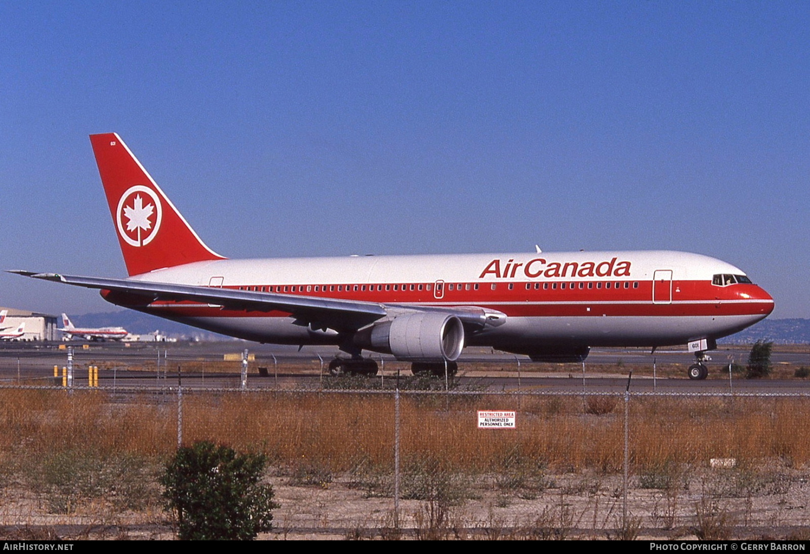 Aircraft Photo of C-GAUB | Boeing 767-233 | Air Canada | AirHistory.net #444352