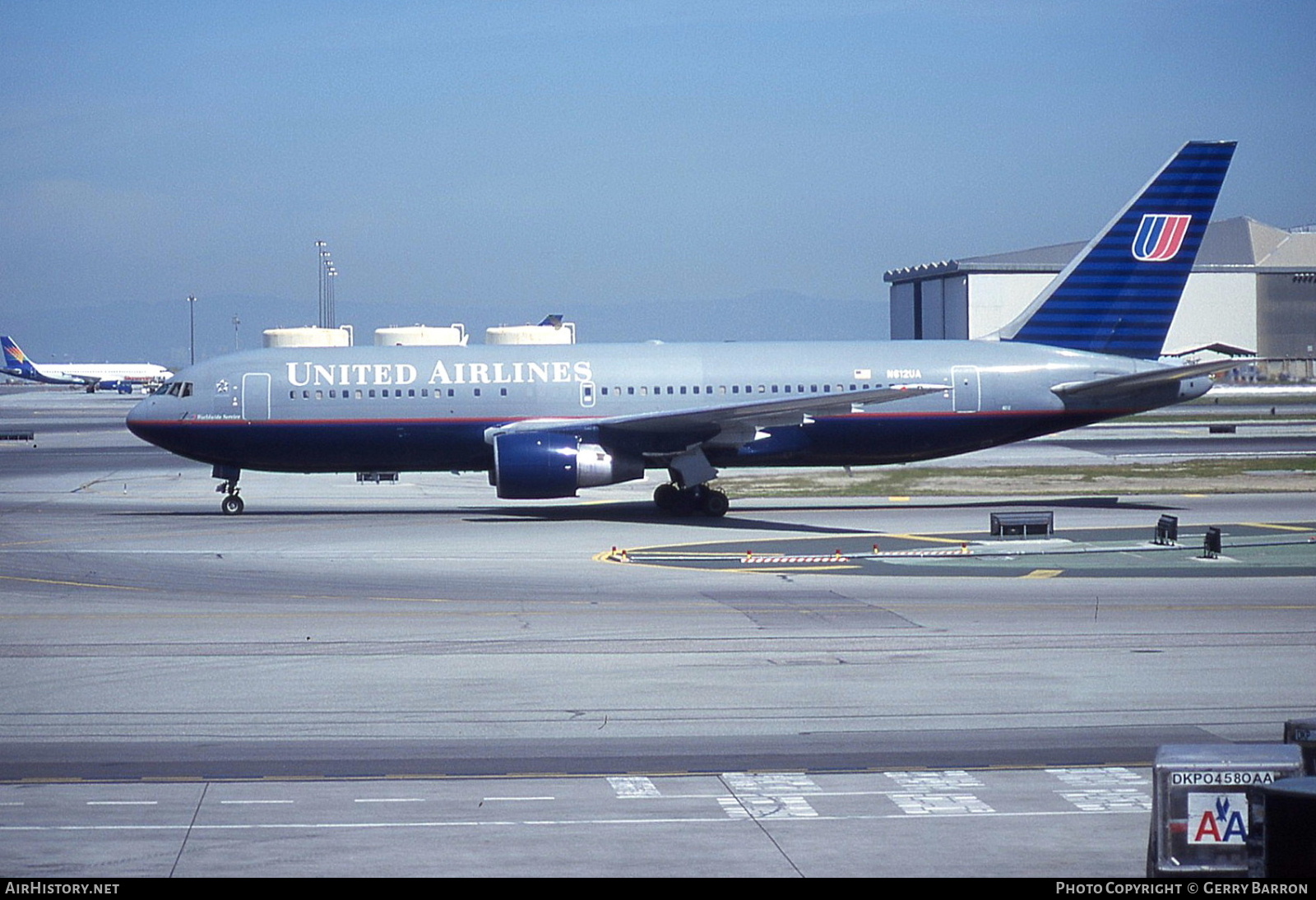 Aircraft Photo of N612UA | Boeing 767-222 | United Airlines | AirHistory.net #444359