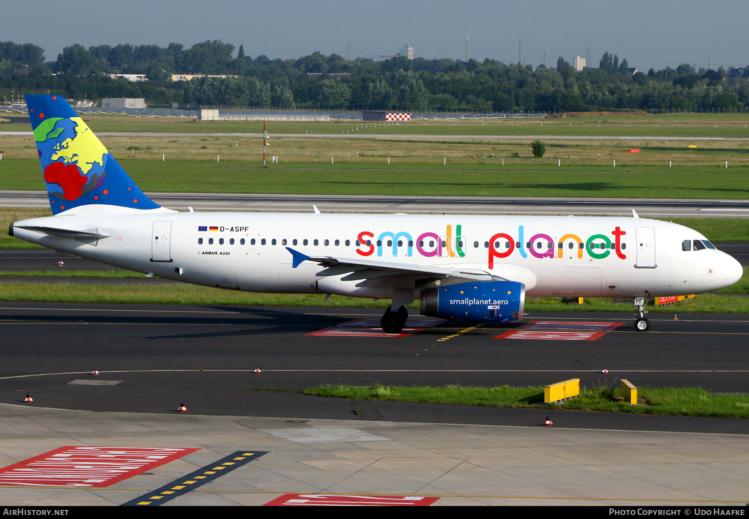 Aircraft Photo of D-ASPF | Airbus A320-232 | Small Planet Airlines | AirHistory.net #444464