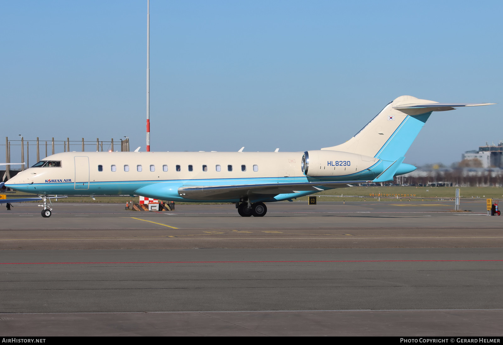 Aircraft Photo of HL8230 | Bombardier Global Express (BD-700-1A10) | Korean Air | AirHistory.net #444485