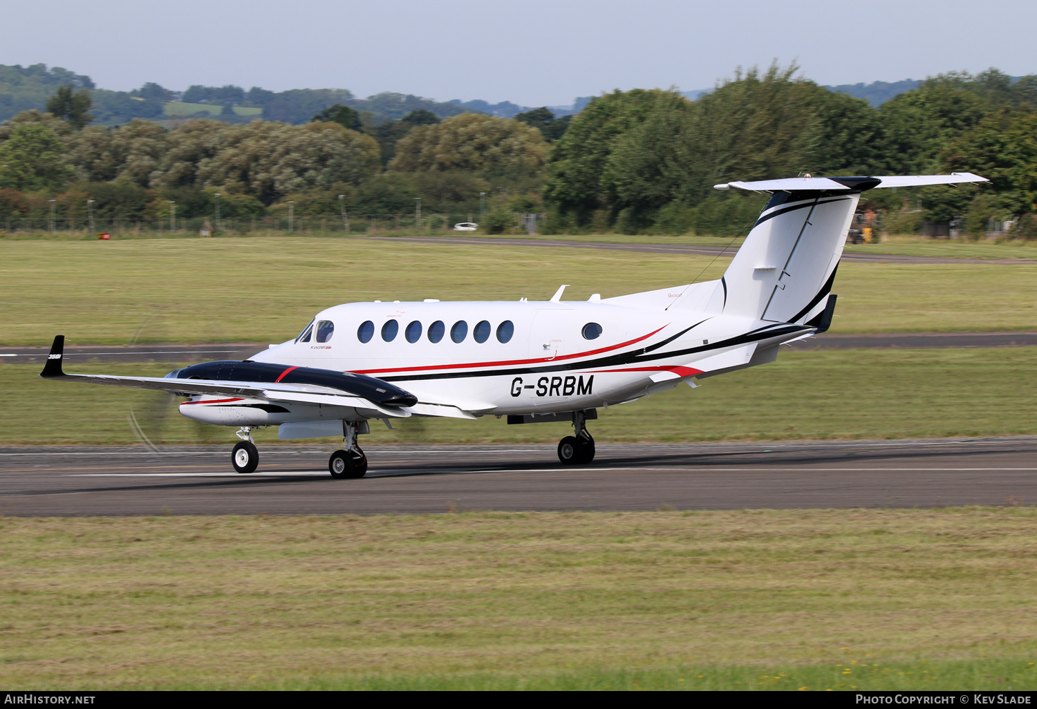 Aircraft Photo of G-SRBM | Beechcraft 350i King Air (B300) | AirHistory.net #444503