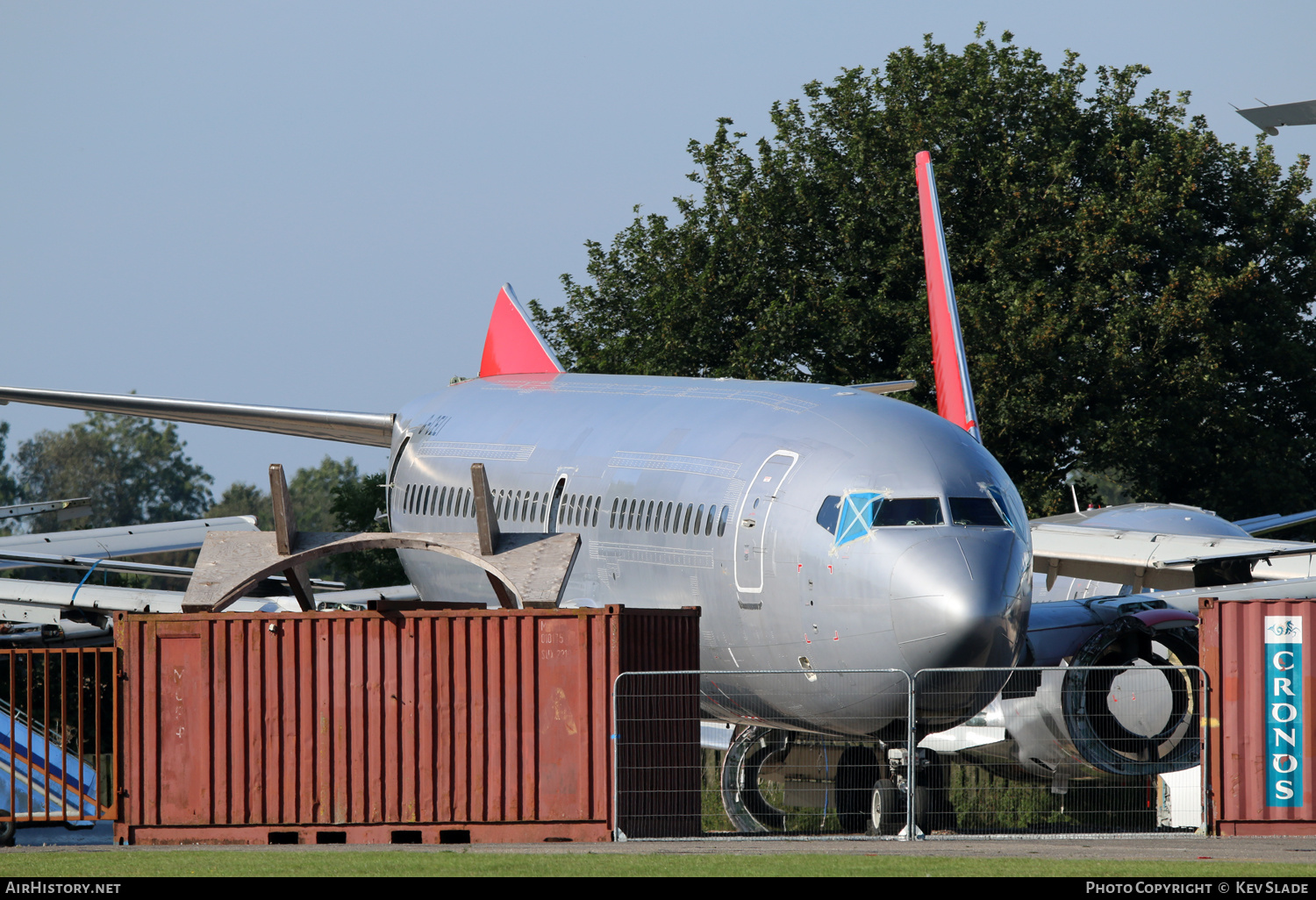 Aircraft Photo of G-CELI | Boeing 737-330 | AirHistory.net #444516