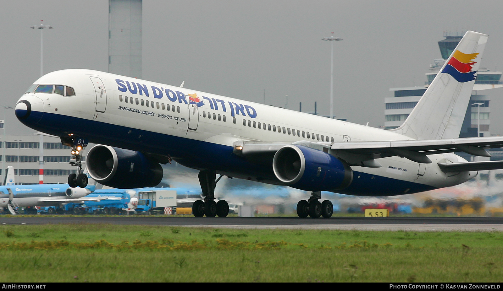 Aircraft Photo of 4X-EBO | Boeing 757-236 | Sun d'Or International Airlines | AirHistory.net #444669