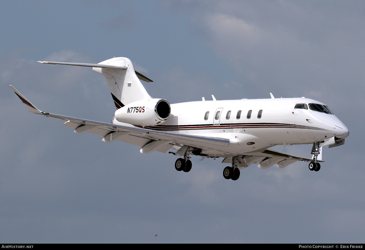 Aircraft Photo of N775QS | Bombardier Challenger 350 (BD-100-1A10) | AirHistory.net #444769