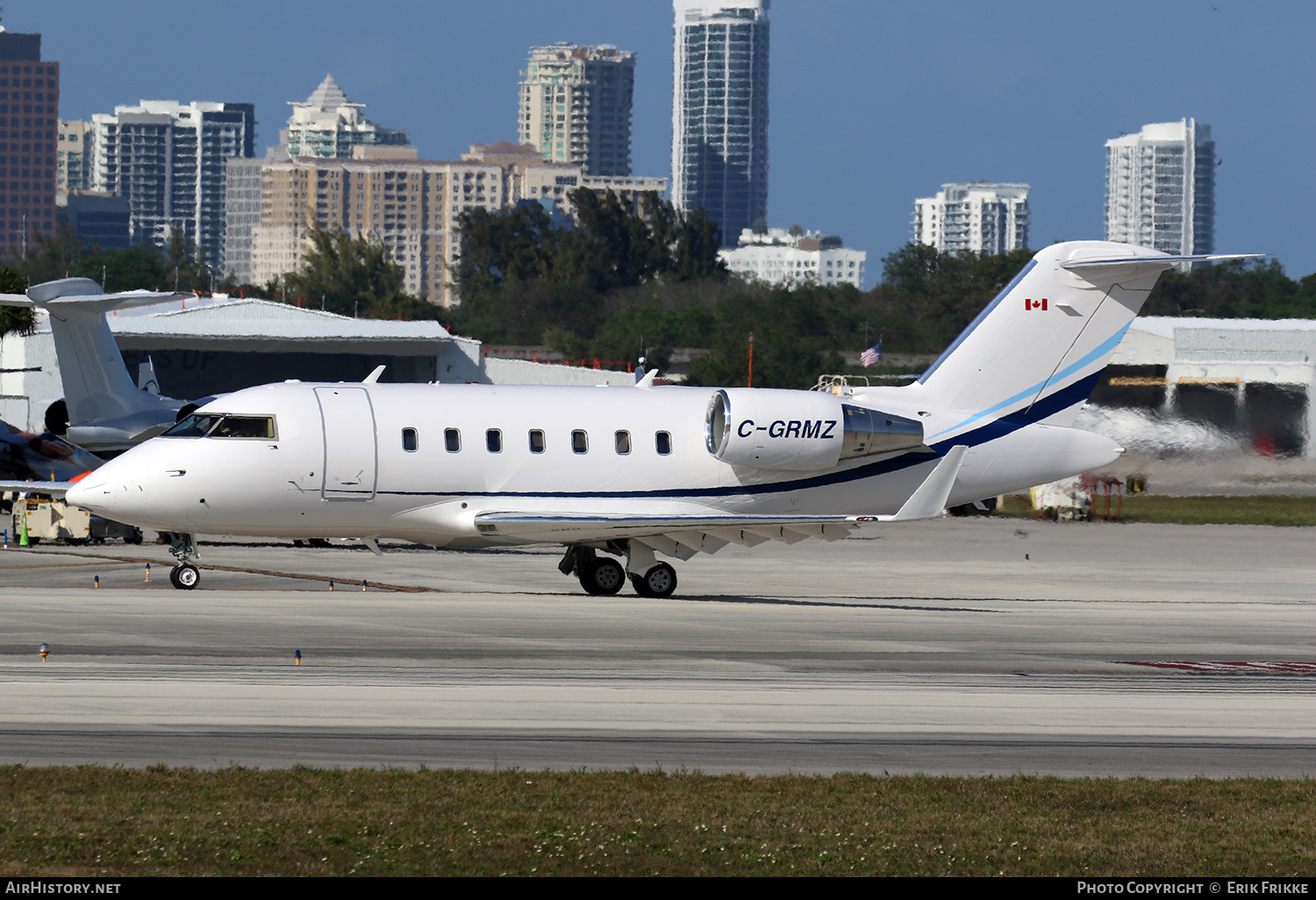 Aircraft Photo of C-GRMZ | Bombardier Challenger 605 (CL-600-2B16) | AirHistory.net #444822