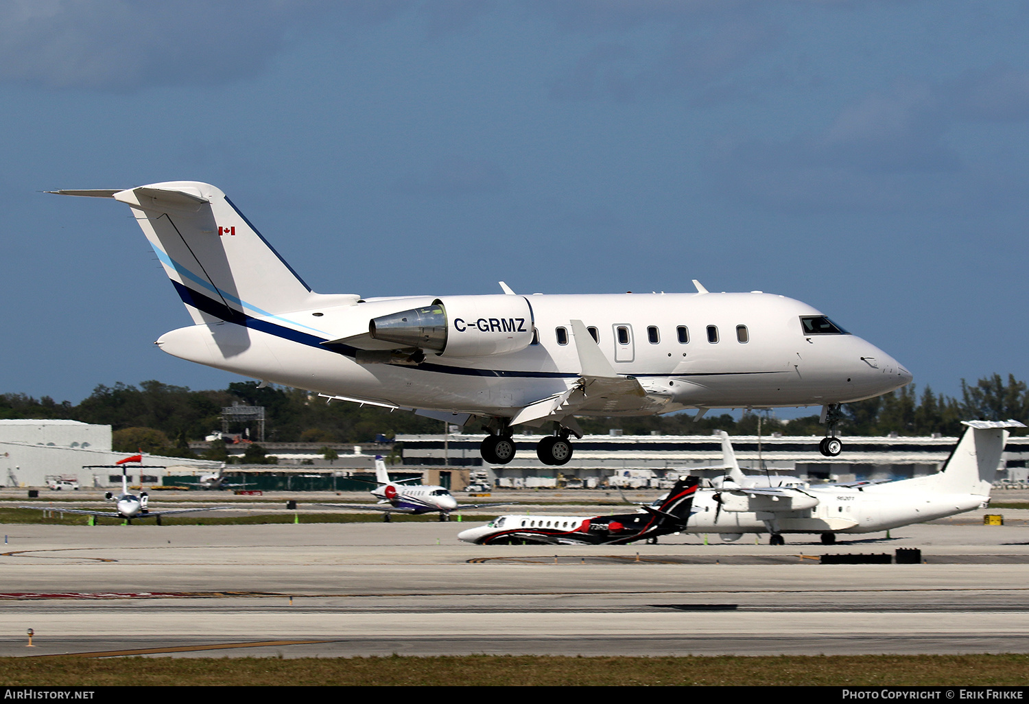 Aircraft Photo of C-GRMZ | Bombardier Challenger 605 (CL-600-2B16) | AirHistory.net #444841