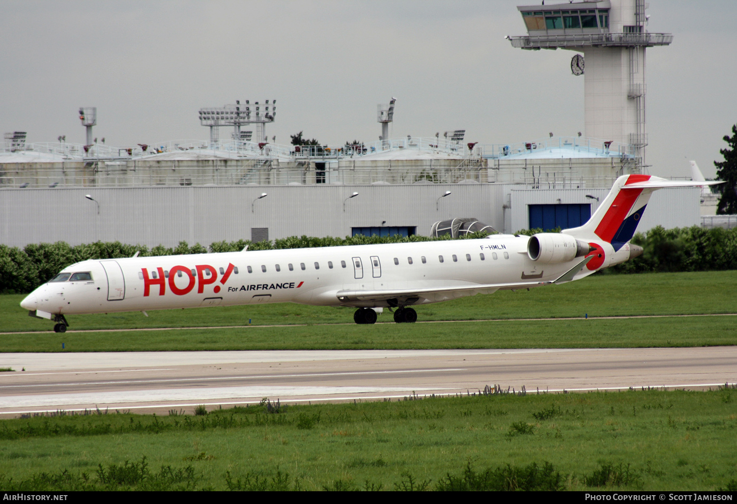 Aircraft Photo of F-HMLN | Bombardier CRJ-1000EL NG (CL-600-2E25) | Hop! | AirHistory.net #445027