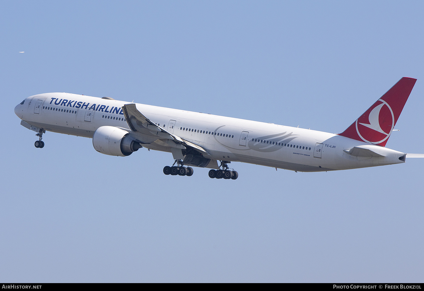 Aircraft Photo of TC-LJH | Boeing 777-3F2/ER | Turkish Airlines | AirHistory.net #445060