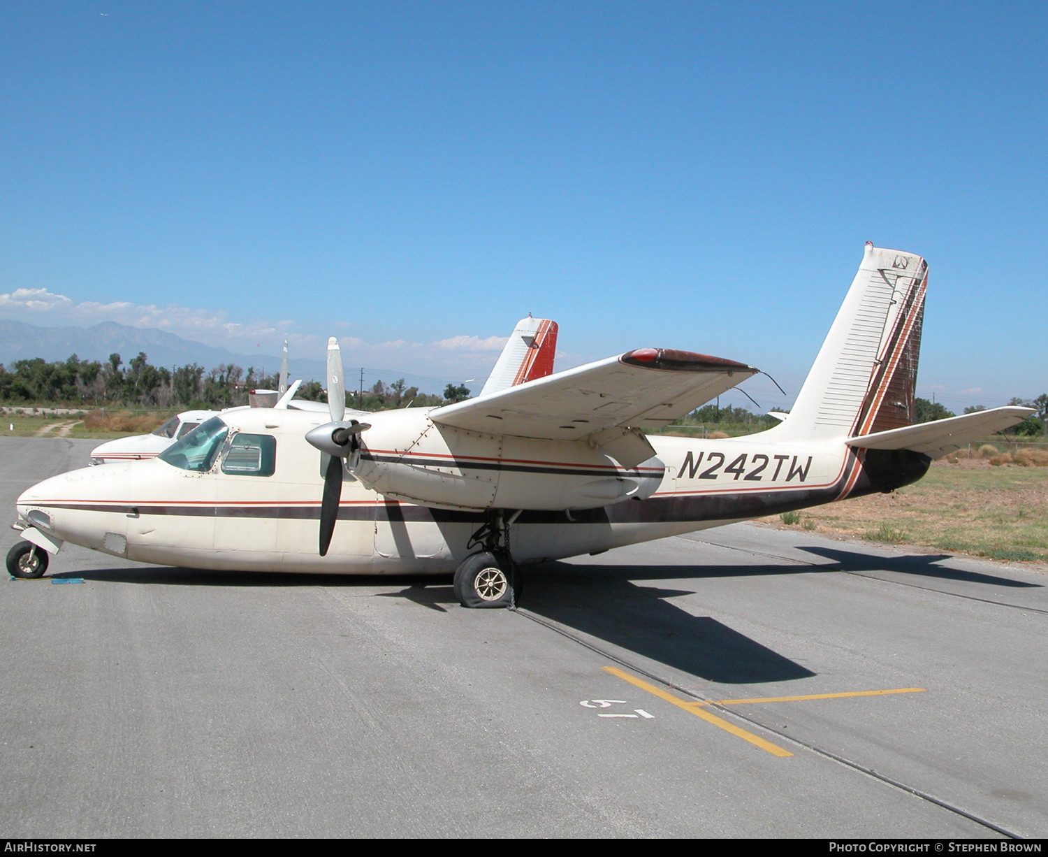 Aircraft Photo of N242TW | Aero 680 Commander Super | AirHistory.net #445145