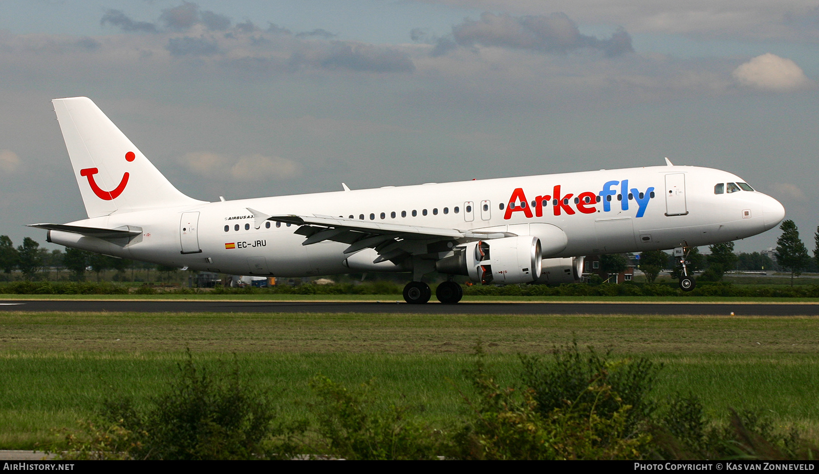 Aircraft Photo of EC-JRU | Airbus A320-214 | ArkeFly | AirHistory.net #445156