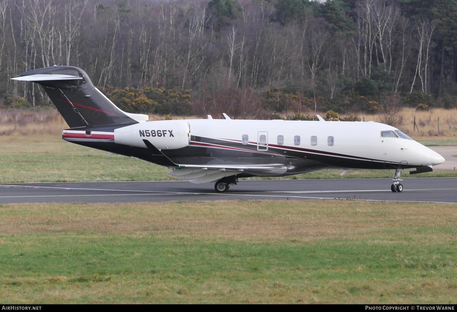 Aircraft Photo of N586FX | Bombardier Challenger 350 (BD-100-1A10) | AirHistory.net #445163