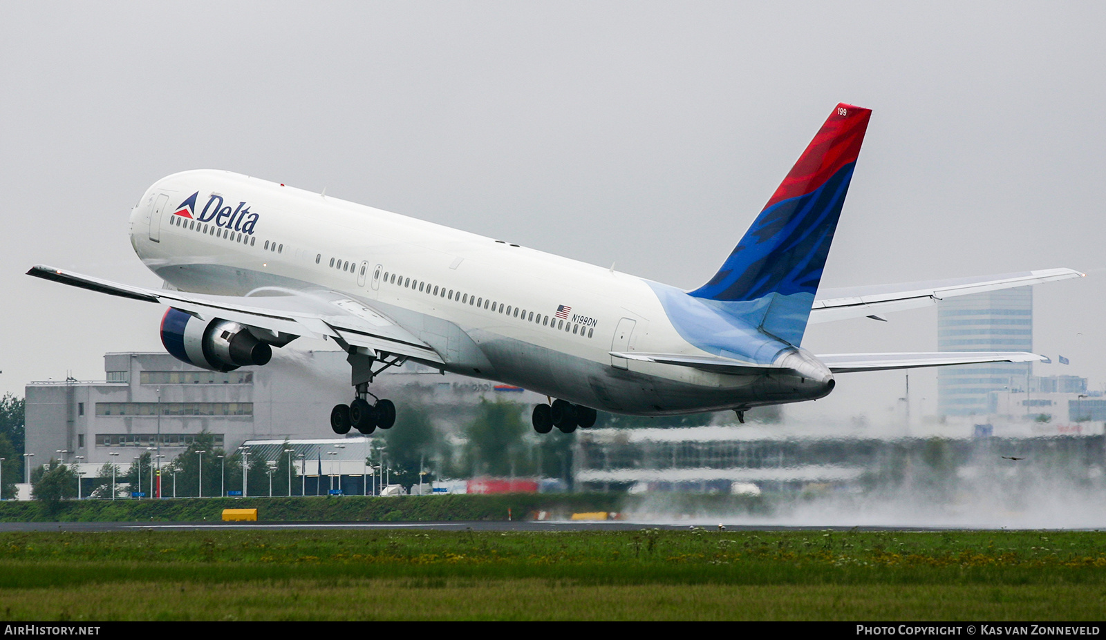 Aircraft Photo of N199DN | Boeing 767-332/ER | Delta Air Lines | AirHistory.net #445346