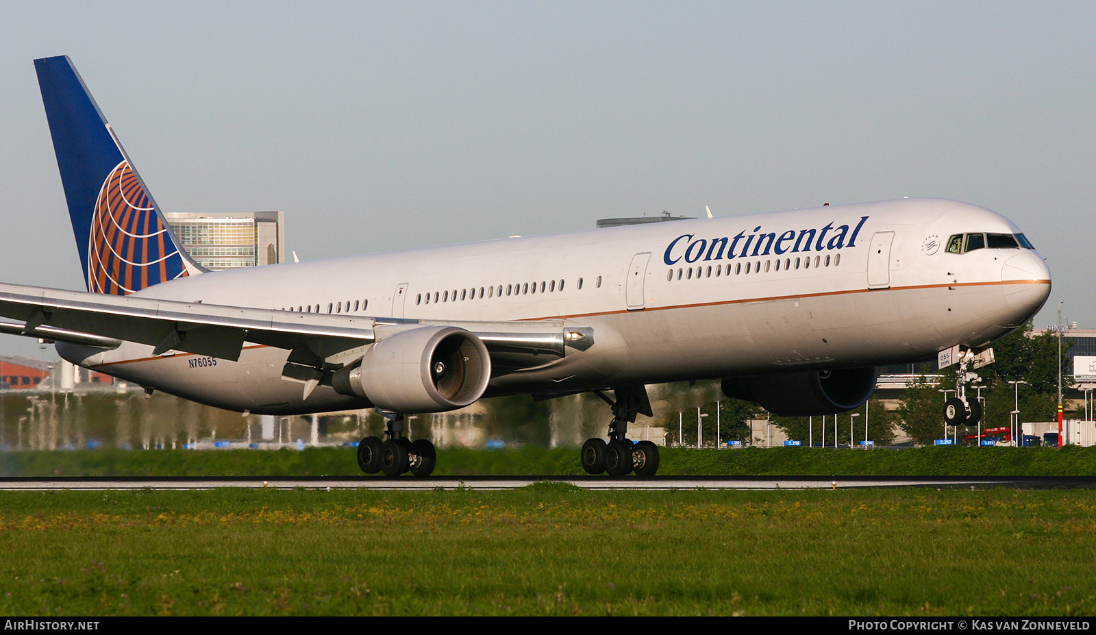 Aircraft Photo of N76055 | Boeing 767-424/ER | Continental Airlines | AirHistory.net #445478