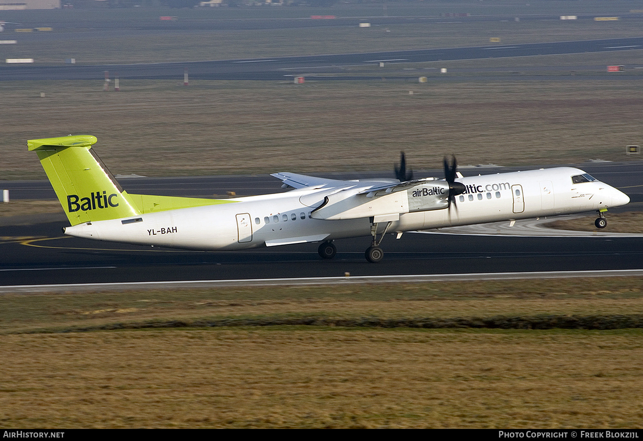 Aircraft Photo of YL-BAH | Bombardier DHC-8-402 Dash 8 | AirBaltic | AirHistory.net #445526