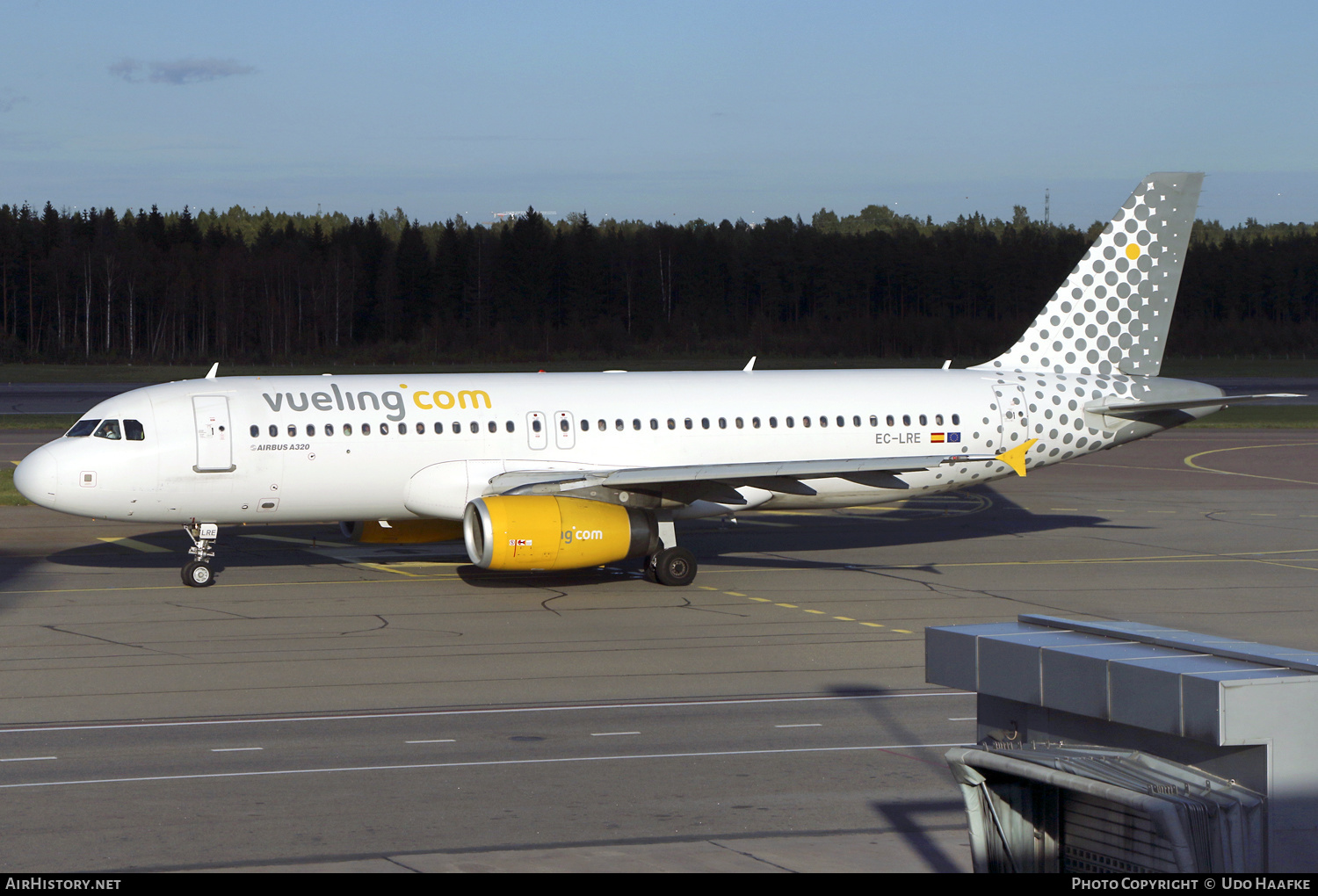 Aircraft Photo of EC-LRE | Airbus A320-232 | Vueling Airlines | AirHistory.net #445671