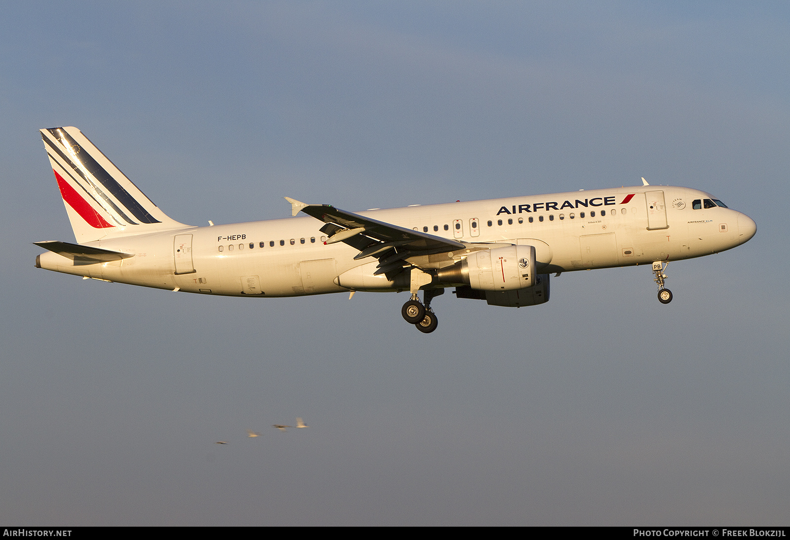 Aircraft Photo of F-HEPB | Airbus A320-214 | Air France | AirHistory.net #445718