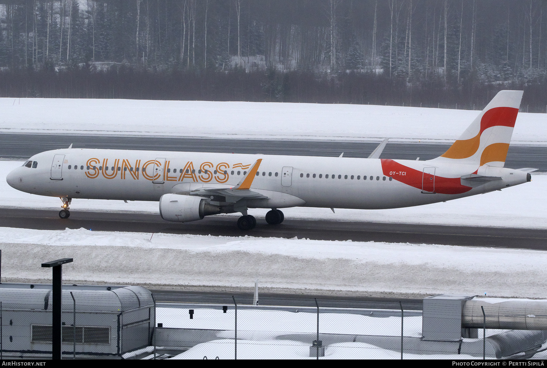 Aircraft Photo of OY-TCI | Airbus A321-211 | Sunclass Airlines | AirHistory.net #445728