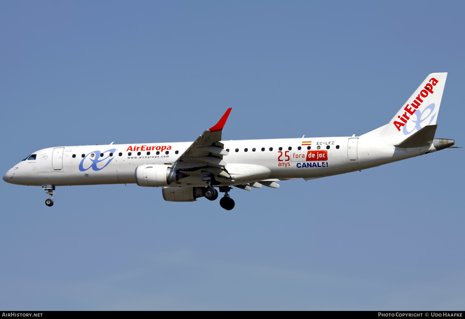 Aircraft Photo of EC-LFZ | Embraer 195LR (ERJ-190-200LR) | Air Europa Express | AirHistory.net #445738