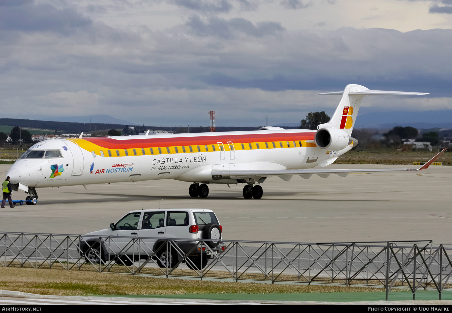 Aircraft Photo of EC-LOX | Bombardier CRJ-1000ER NG (CL-600-2E25) | Iberia Regional | AirHistory.net #445741