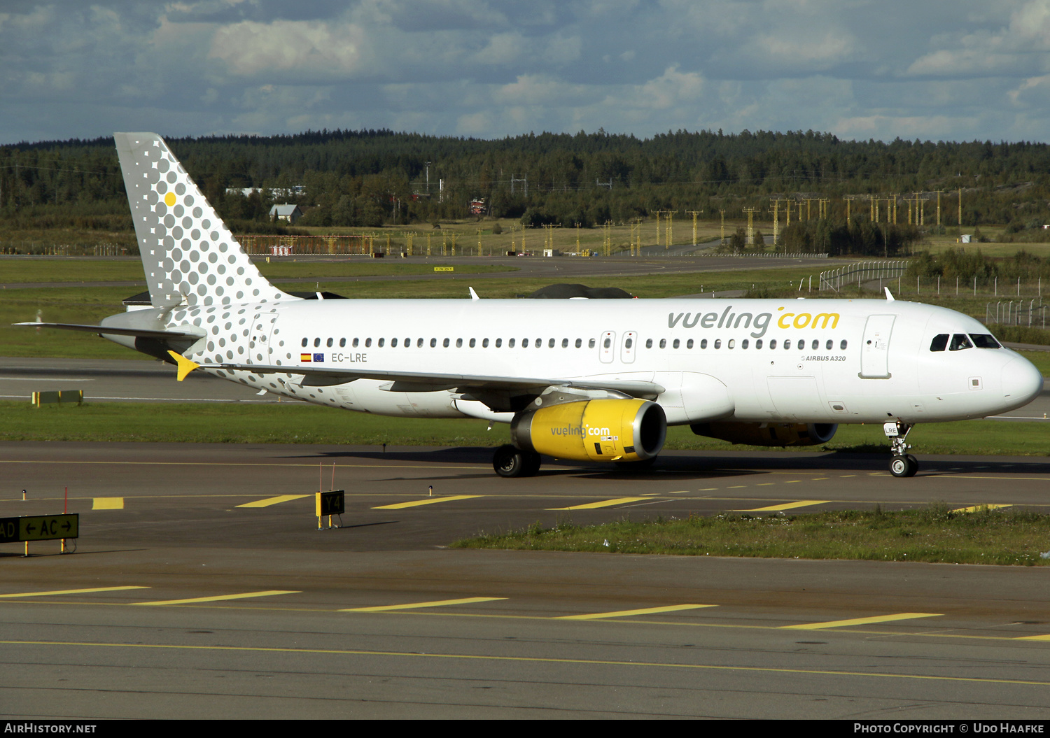 Aircraft Photo of EC-LRE | Airbus A320-232 | Vueling Airlines | AirHistory.net #445749