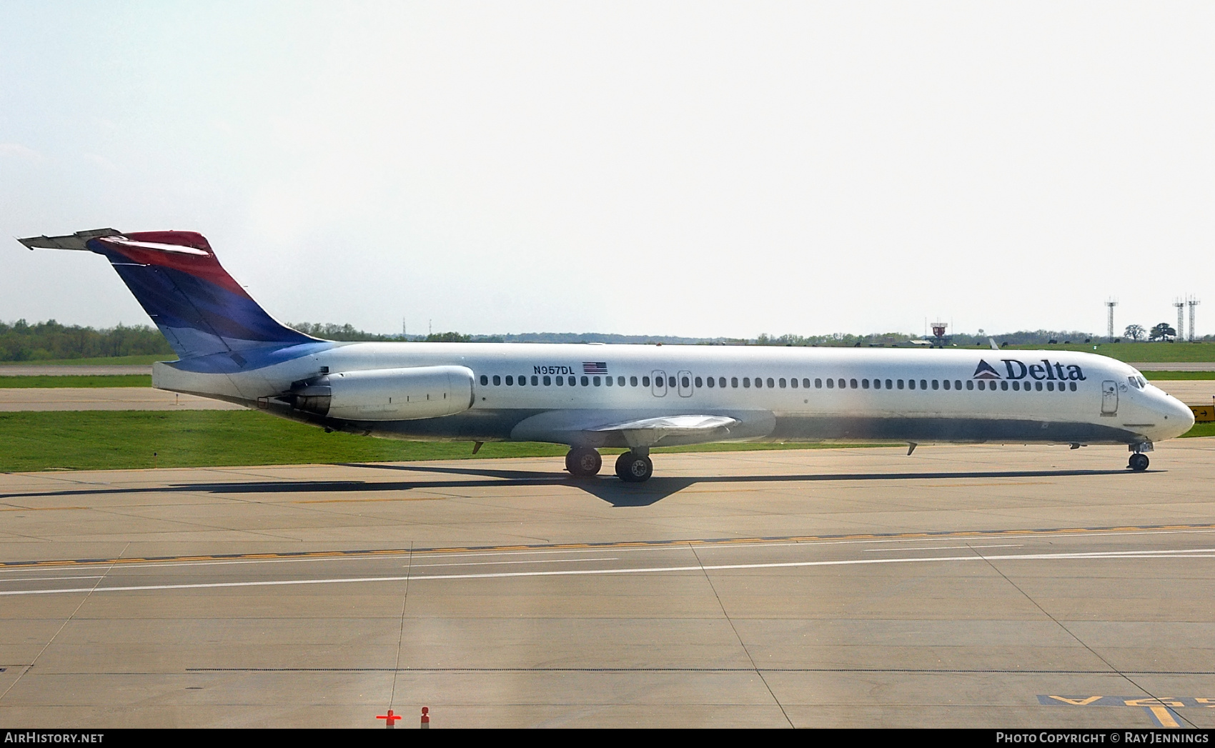 Aircraft Photo of N957DL | McDonnell Douglas MD-88 | Delta Air Lines | AirHistory.net #445759