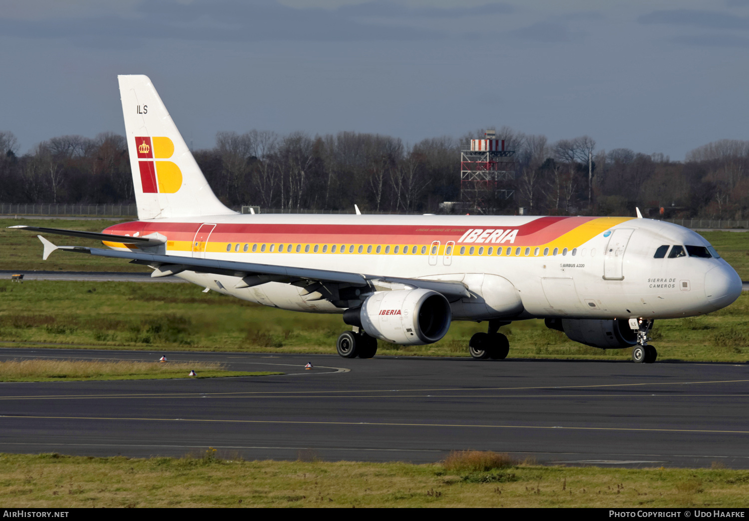 Aircraft Photo of EC-ILS | Airbus A320-214 | Iberia | AirHistory.net #445771