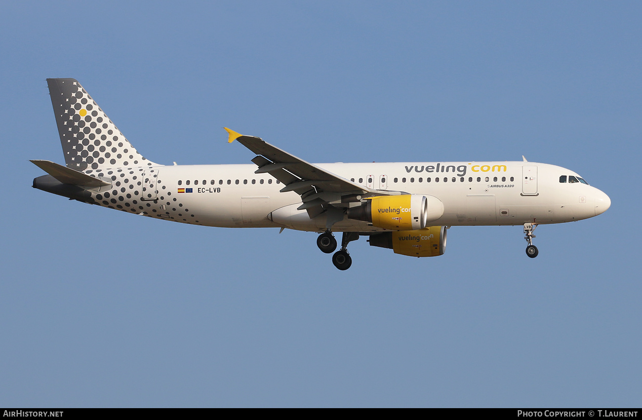 Aircraft Photo of EC-LVB | Airbus A320-214 | Vueling Airlines | AirHistory.net #445898