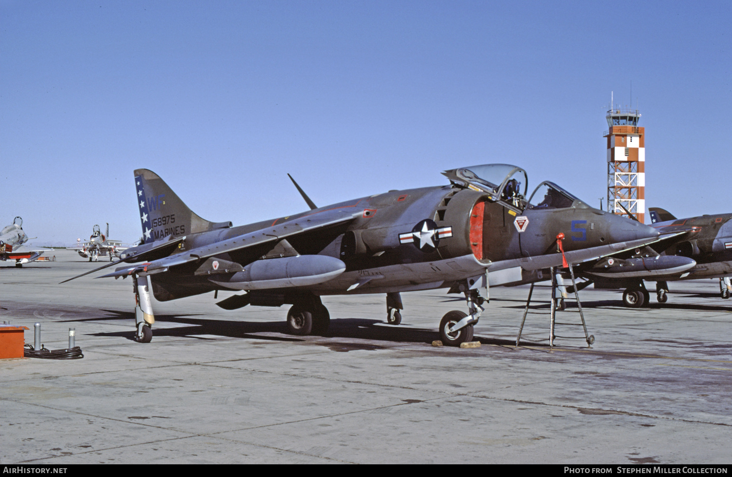 Aircraft Photo of 158975 | Hawker Siddeley AV-8A Harrier | USA - Marines | AirHistory.net #446027