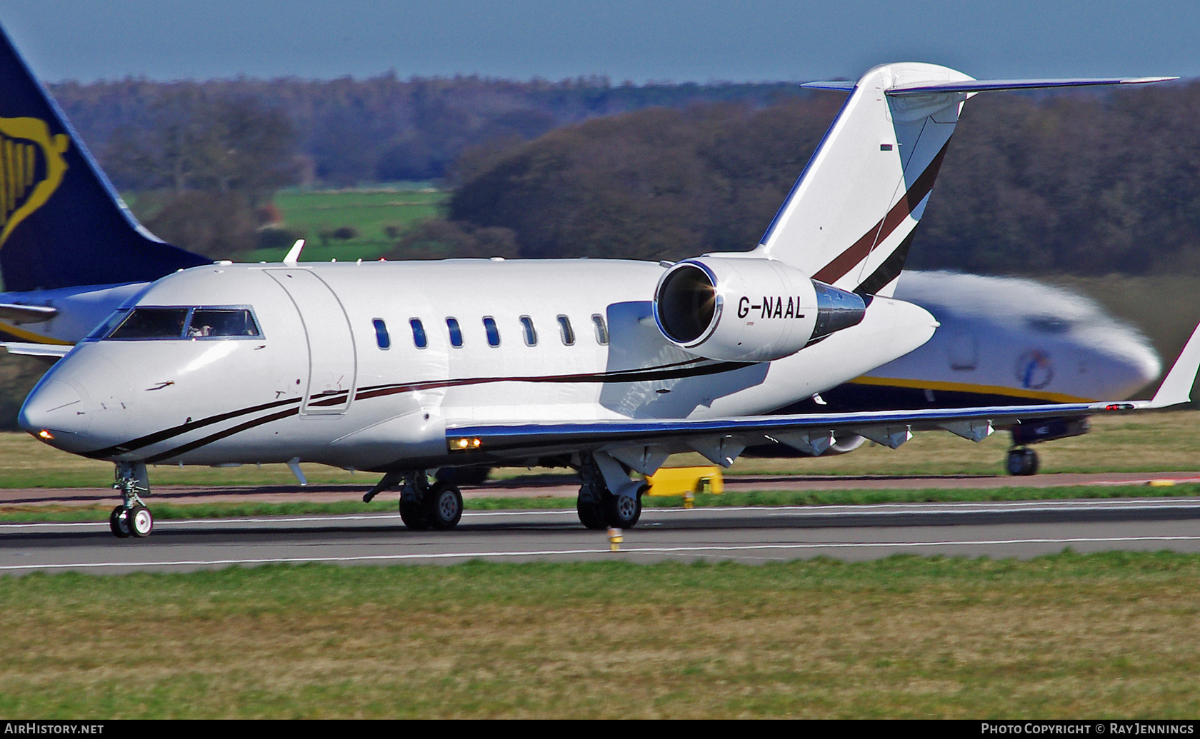 Aircraft Photo of G-NAAL | Bombardier Challenger 605 (CL-600-2B16) | AirHistory.net #446230