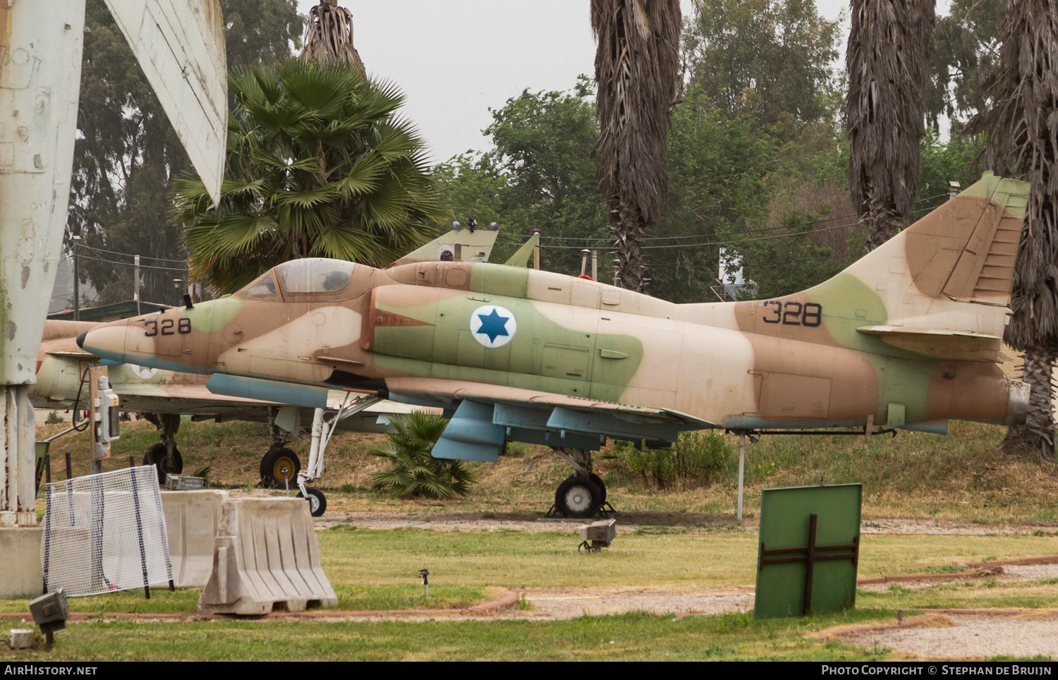 Aircraft Photo of 328 | McDonnell Douglas A-4N Skyhawk II (Aa-it) | Israel - Air Force | AirHistory.net #446286