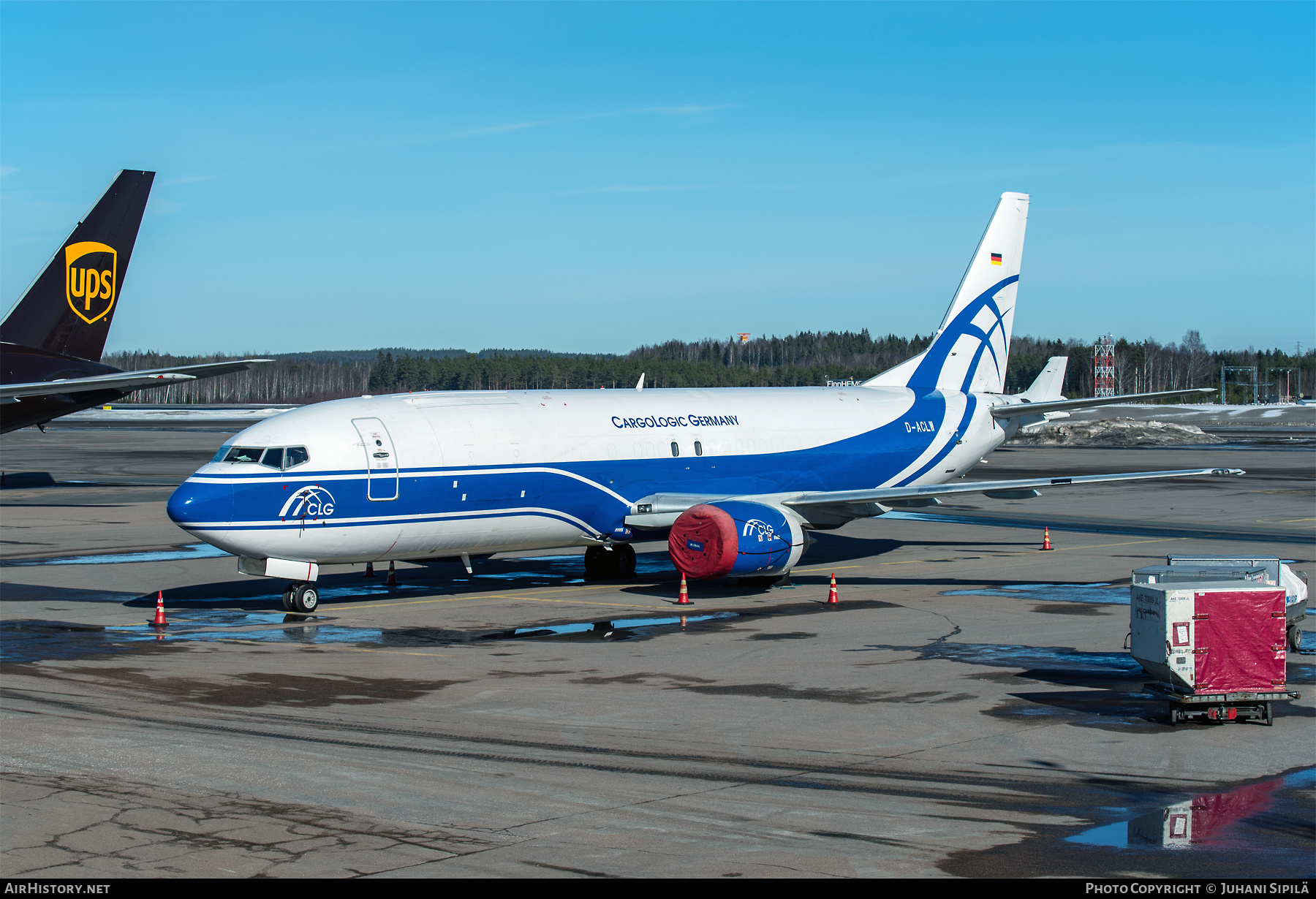 Aircraft Photo of D-ACLW | Boeing 737-48E(SF) | CargoLogic Germany - CLG | AirHistory.net #446309