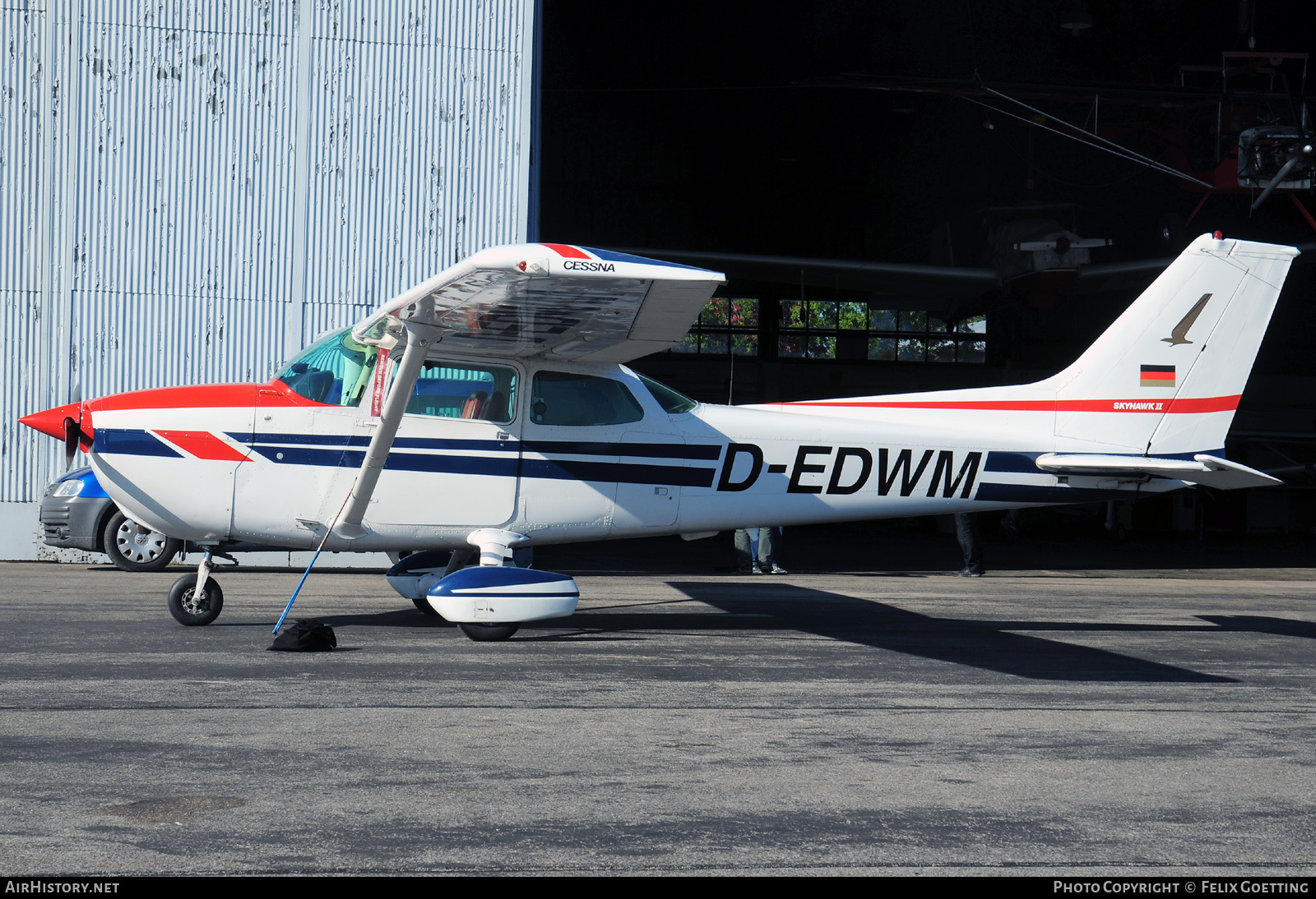 Aircraft Photo of D-EDWM | Cessna 172N Skyhawk | AirHistory.net #446416