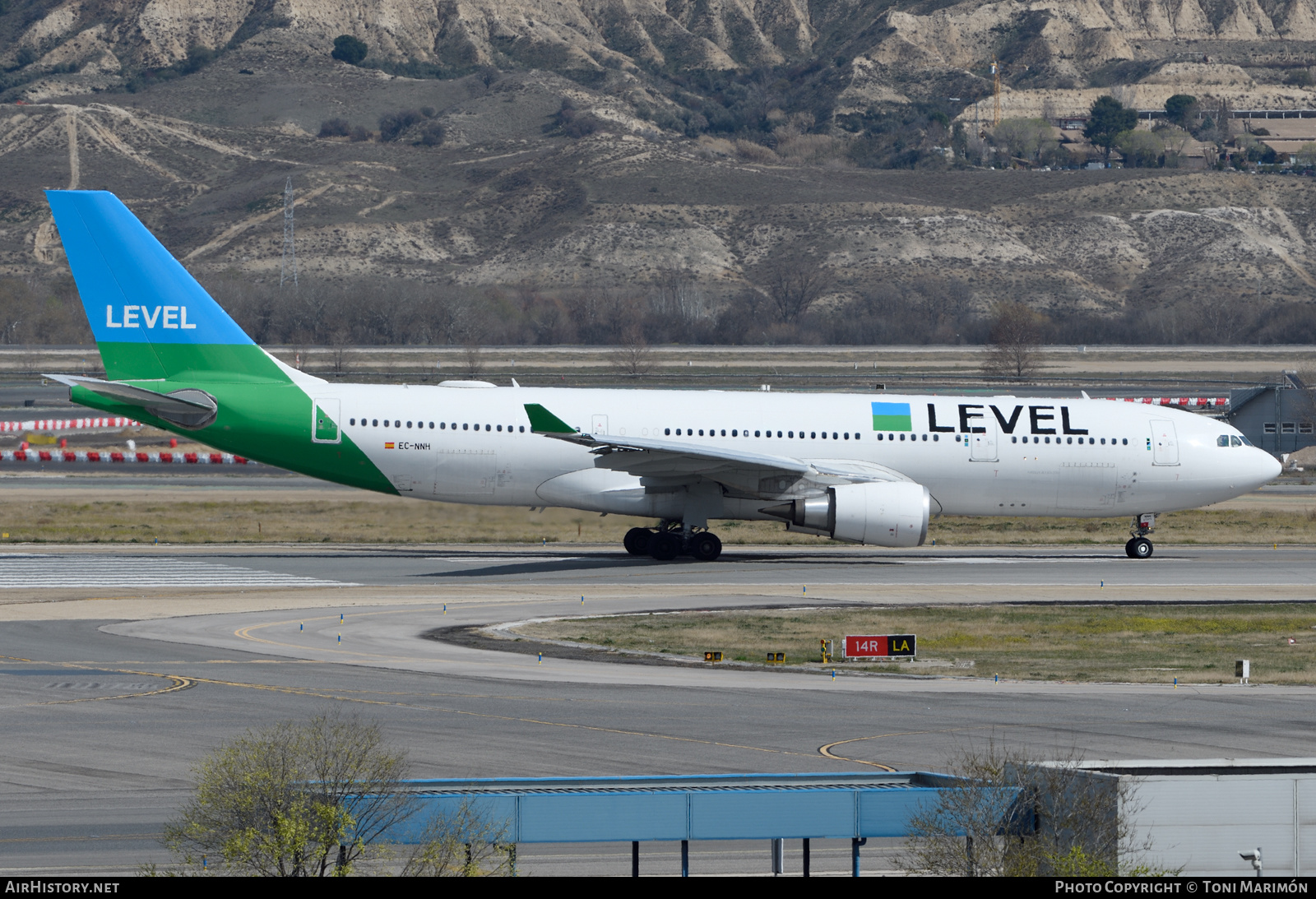 Aircraft Photo of EC-NNH | Airbus A330-202 | Level | AirHistory.net #446589