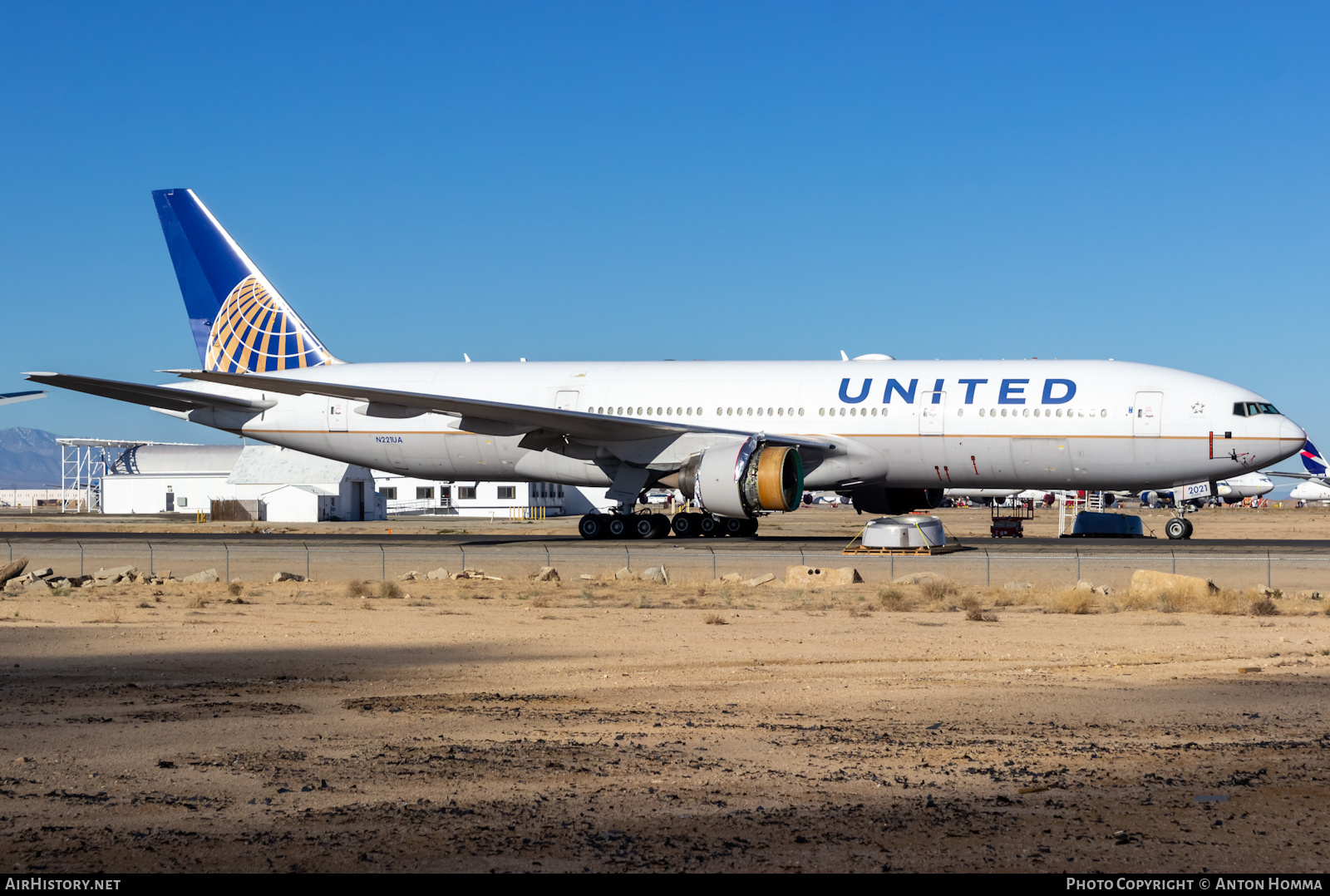 Aircraft Photo of N221UA | Boeing 777-222/ER | United Airlines | AirHistory.net #446608