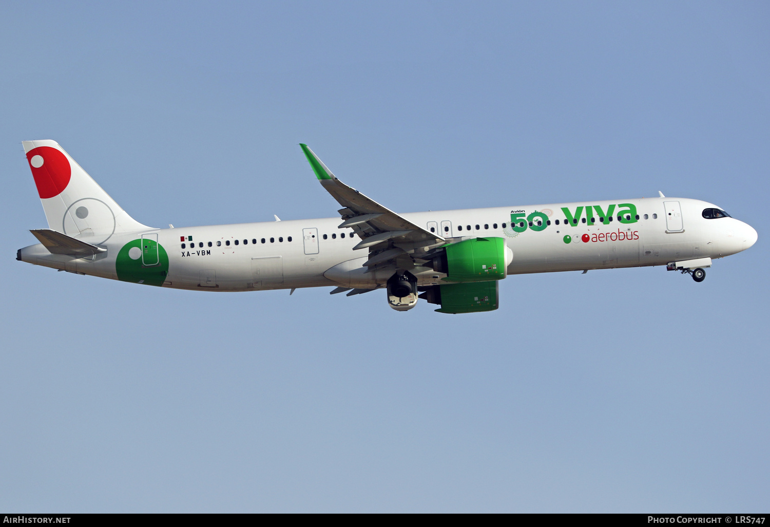 Aircraft Photo of XA-VBM | Airbus A321-271NX | Viva Aerobús | AirHistory.net #446812