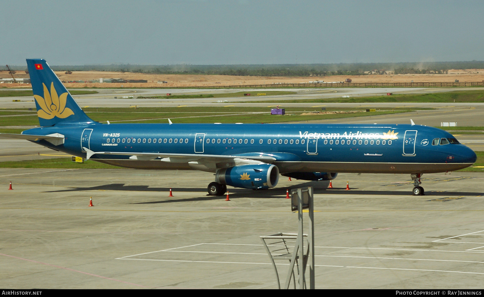 Aircraft Photo of VN-A325 | Airbus A321-231 | Vietnam Airlines | AirHistory.net #446818