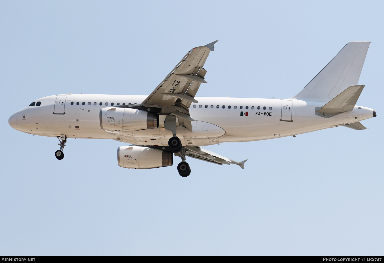 Aircraft Photo of XA-VOE | Airbus A319-133 | AirHistory.net #446848