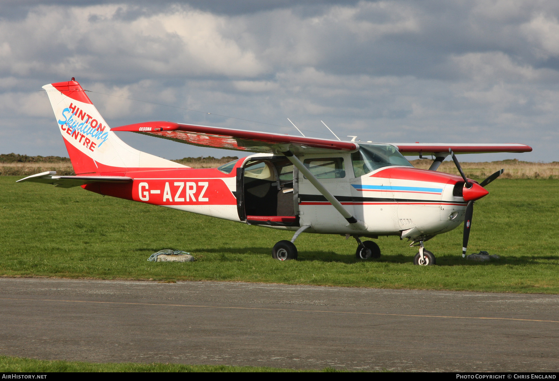 Aircraft Photo of G-AZRZ | Cessna U206F Stationair | Hinton Skydiving Centre | AirHistory.net #446915