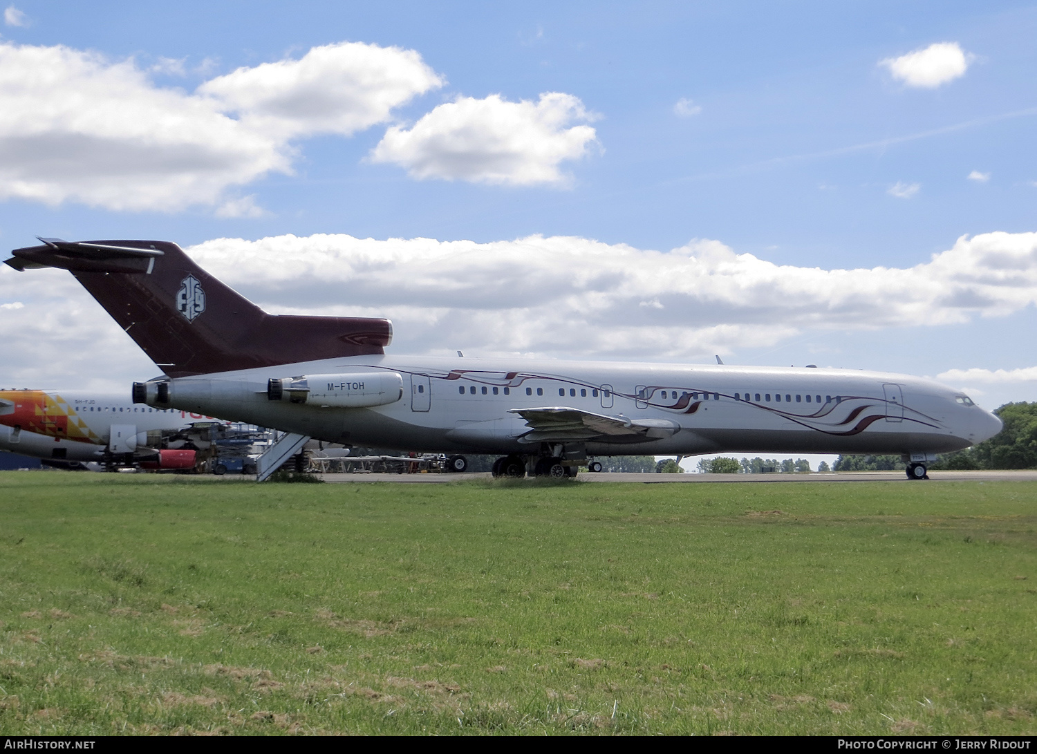 Aircraft Photo of M-FTOH | Boeing 727-269/Adv | AirHistory.net #446989