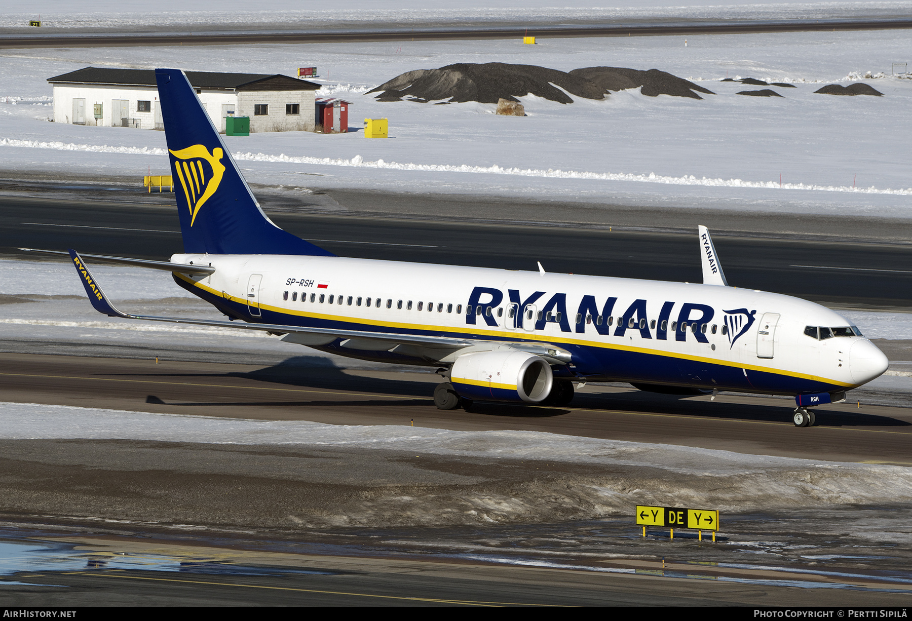 Aircraft Photo of SP-RSH | Boeing 737-800 | Ryanair | AirHistory.net #447065