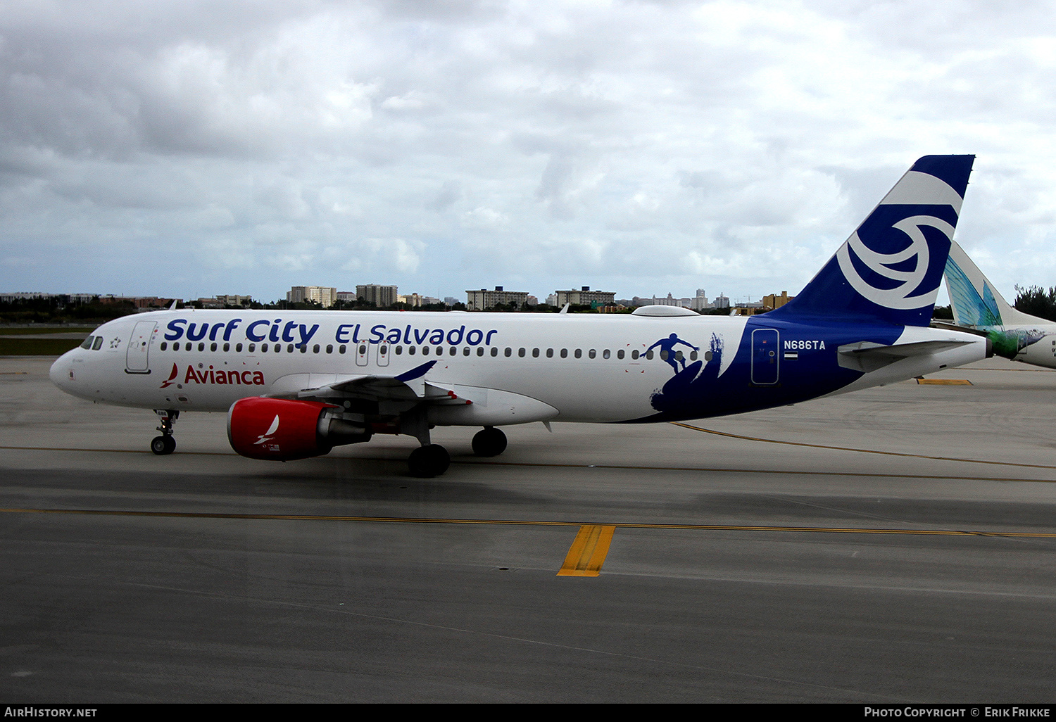 Aircraft Photo of N686TA | Airbus A320-214 | Avianca | AirHistory.net #447195