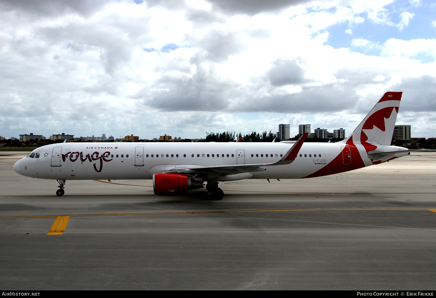 Aircraft Photo of C-FJOU | Airbus A321-211 | Air Canada Rouge | AirHistory.net #447223