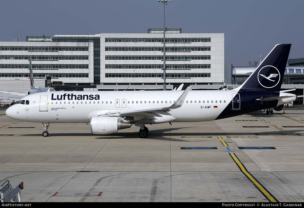 Aircraft Photo of D-AIWF | Airbus A320-214 | Lufthansa | AirHistory.net #447281