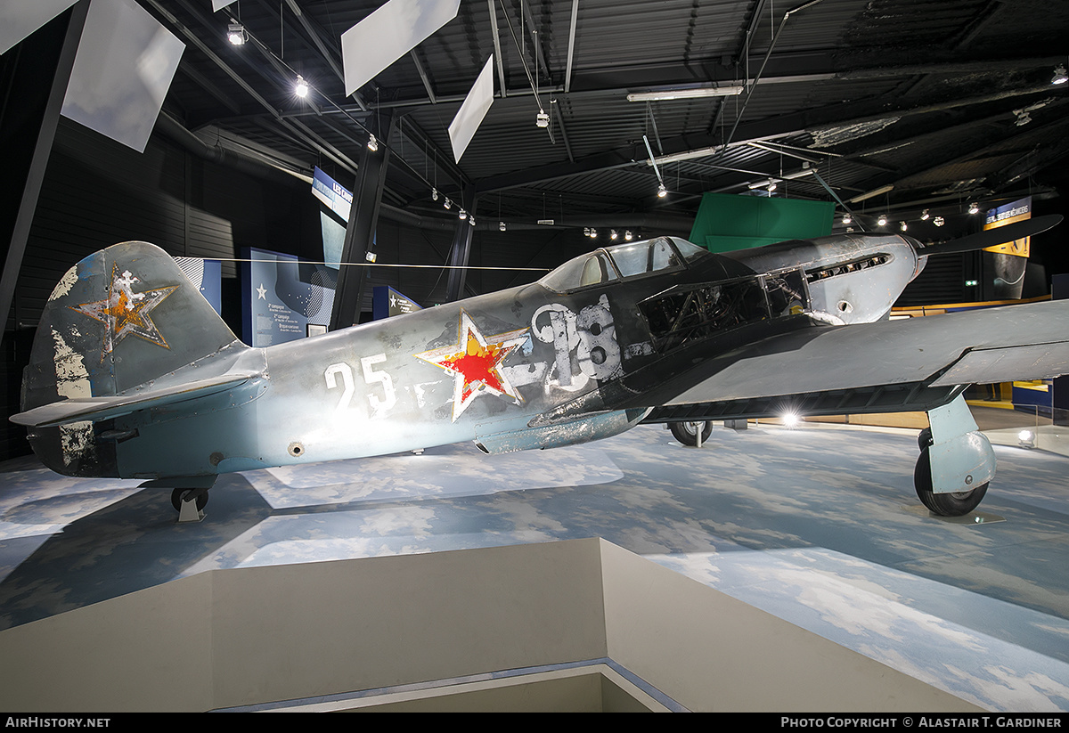 Aircraft Photo of 4 white | Yakovlev Yak-3 | Soviet Union - Air Force | AirHistory.net #447313