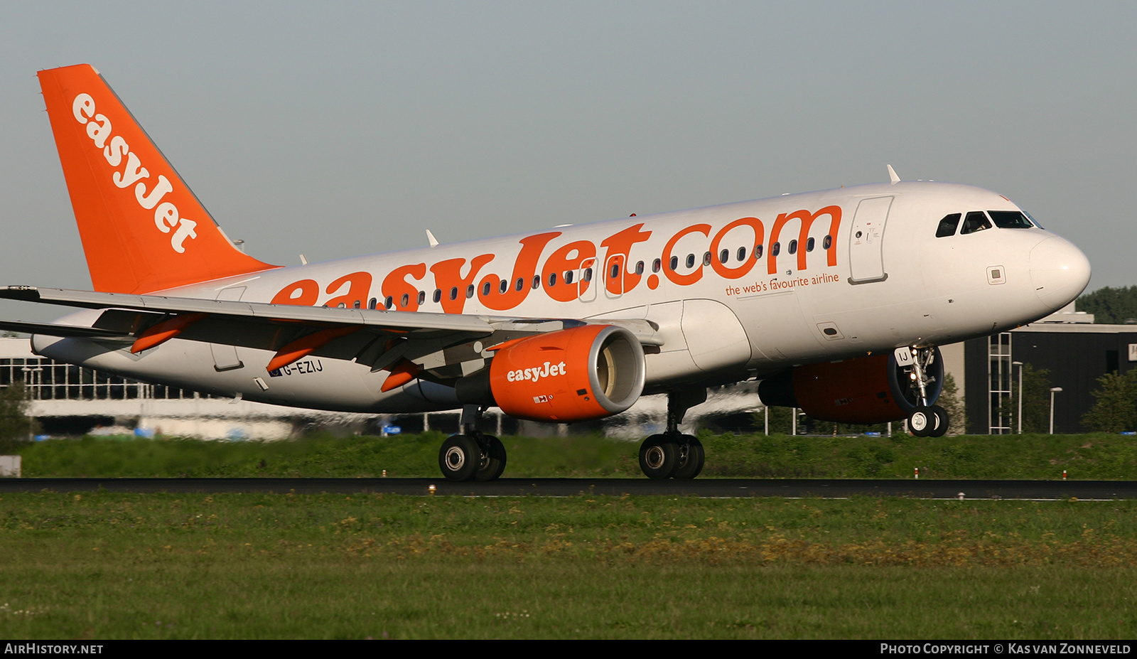 Aircraft Photo of G-EZIJ | Airbus A319-111 | EasyJet | AirHistory.net #447353