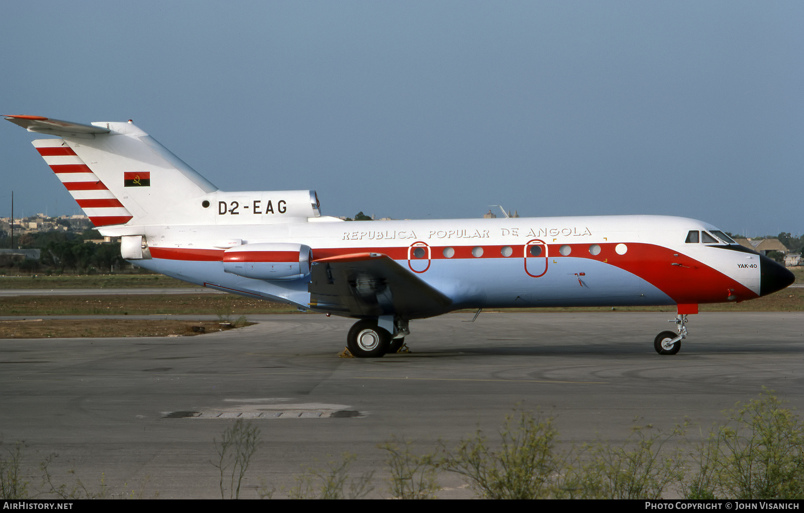 Aircraft Photo of D2-EAG | Yakovlev Yak-40FG | República Popular de Angola | AirHistory.net #447464