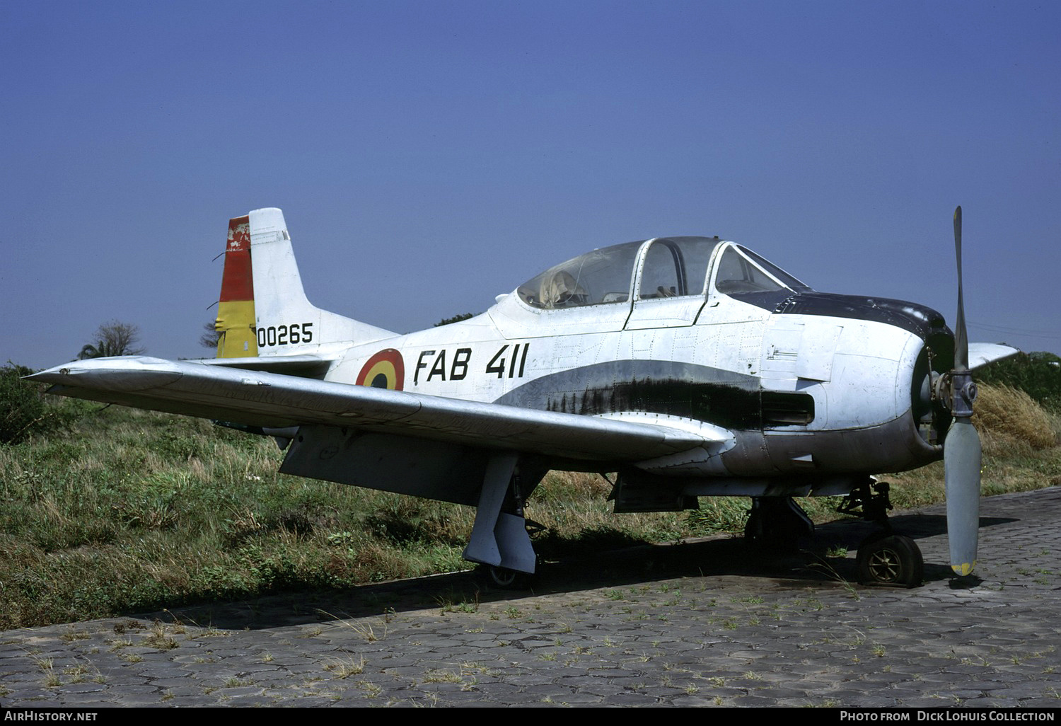 Aircraft Photo of FAB 411 / 00265 | North American T-28A Trojan | Bolivia - Air Force | AirHistory.net #447478