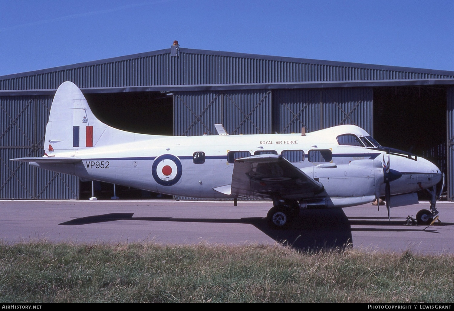 Aircraft Photo of VP952 | De Havilland D.H. 104 Devon C2/2 | UK - Air Force | AirHistory.net #447481